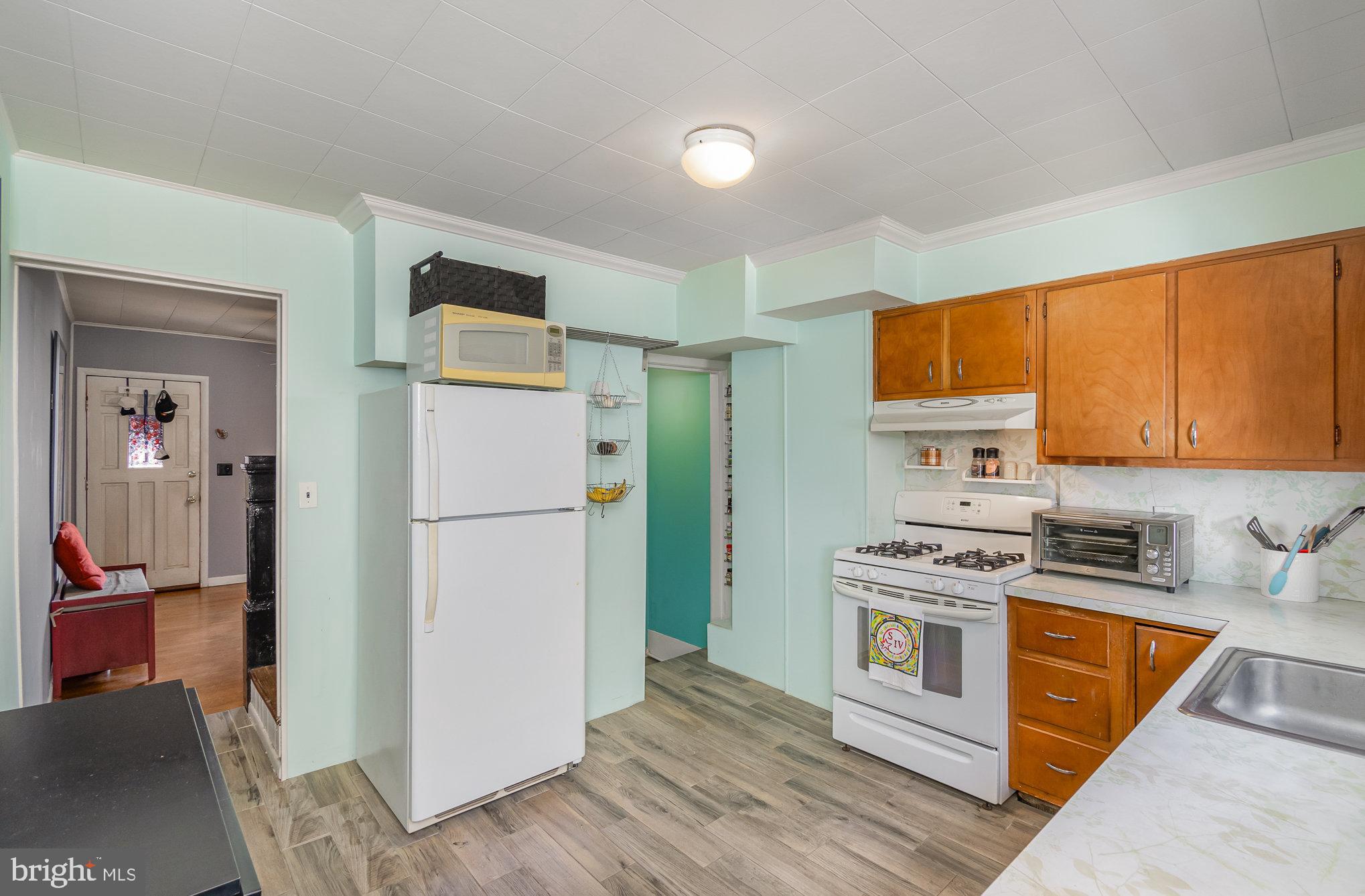 3426 Roland Avenue Baltimore, MD 21211 - Photo 9 of 24 Gallery Image 9
