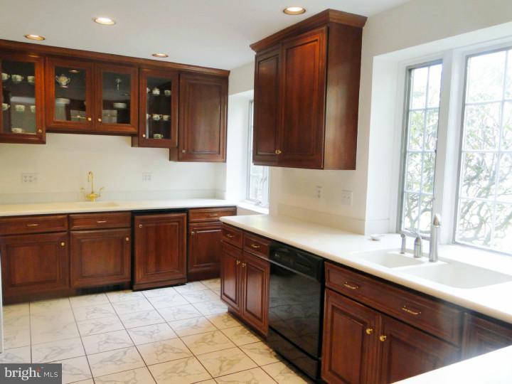4 Cushman Road Rosemont, PA 19010 - Photo 4 of 15 Kitchen