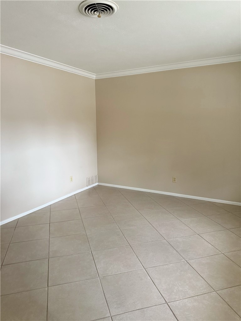 1118 Lincoln Street Alice, TX 78332 - Photo 3 of 32 a view of an empty room