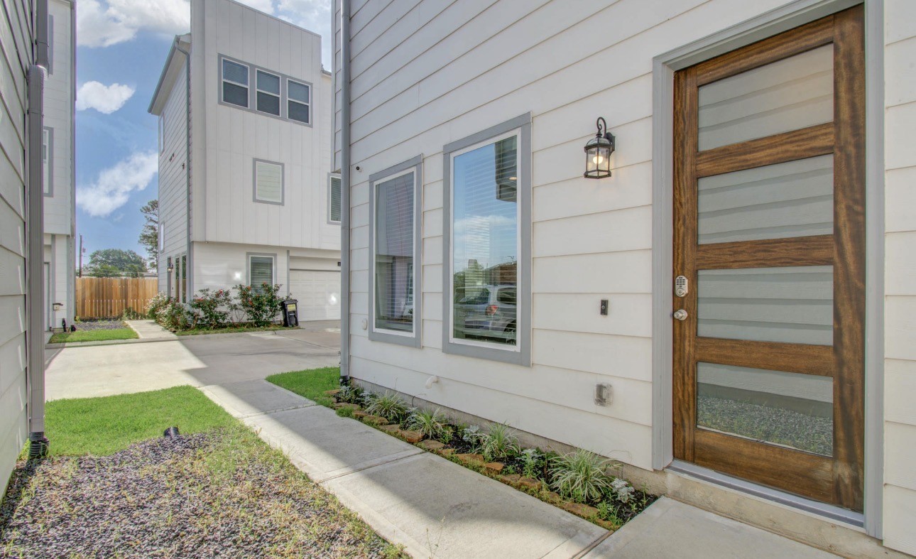 1741 Cove Crescent Houston, TX 77055 - Photo 41 of 42