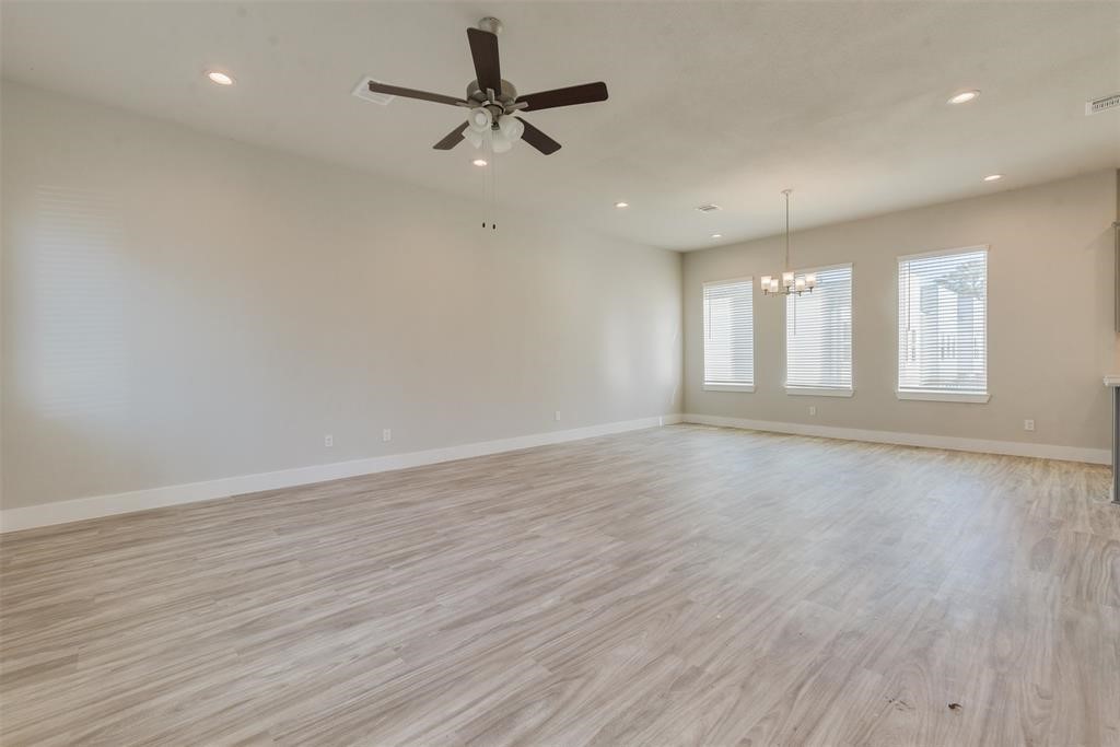 1741 Cove Crescent Houston, TX 77055 - Photo 6 of 42