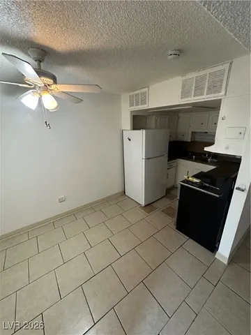$850 | 818 South 7th Street, Unit 3, Las Vegas, NV 89101