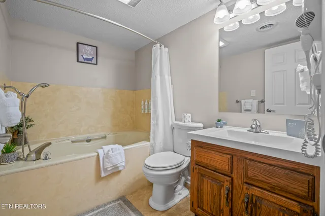 $374,909 | 526 Briarcliff Way, Unit 102, Pigeon Forge, TN 37863