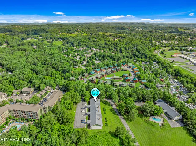 $374,909 | 526 Briarcliff Way, Unit 102, Pigeon Forge, TN 37863