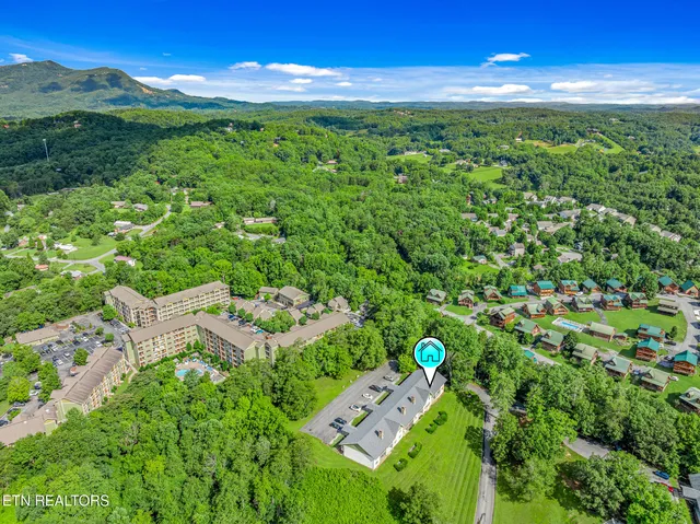 $374,909 | 526 Briarcliff Way, Unit 102, Pigeon Forge, TN 37863