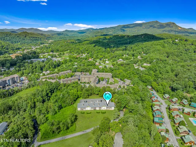 $374,909 | 526 Briarcliff Way, Unit 102, Pigeon Forge, TN 37863