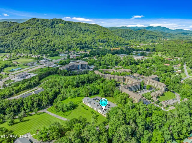 $374,909 | 526 Briarcliff Way, Unit 102, Pigeon Forge, TN 37863
