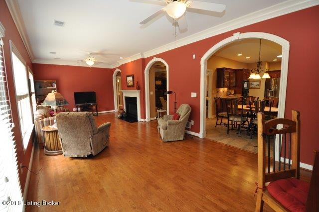10511 Rile Road Louisville, KY 40223 - Photo 25 of 30 Family room