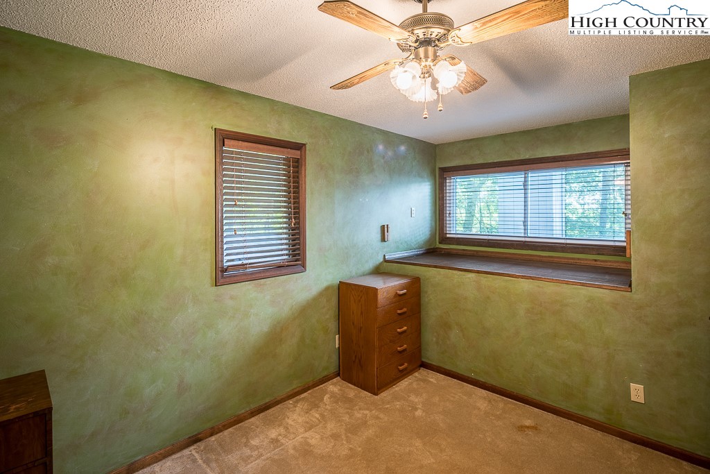 501 Pine Ridge Road Beech Mountain, NC 28604 - Photo 18 of 35