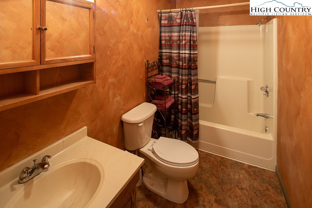 501 Pine Ridge Road Beech Mountain, NC 28604 - Photo 20 of 35