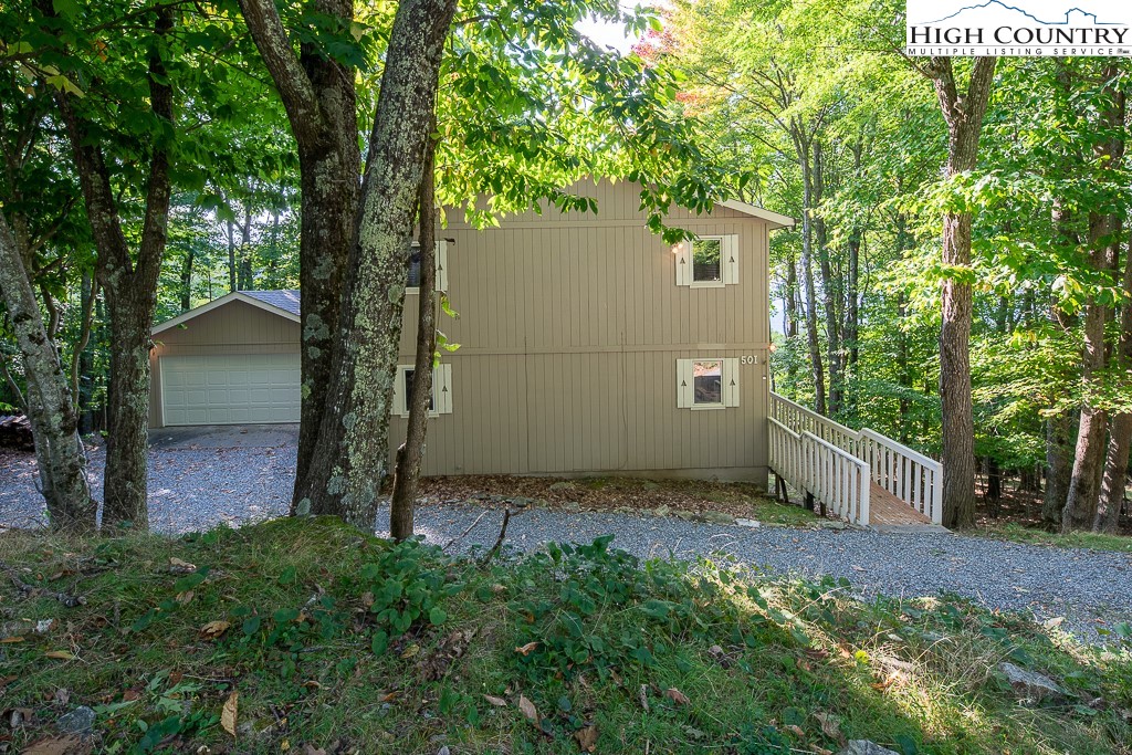 501 Pine Ridge Road Beech Mountain, NC 28604 - Photo 4 of 35