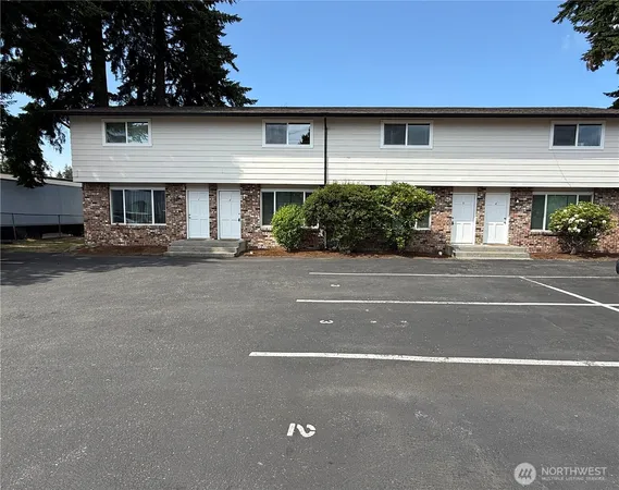 $1,950 | 1017 Ttereve Drive, Unit 3, Everett, WA 98203