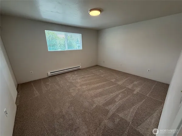 $1,950 | 1017 Ttereve Drive, Unit 3, Everett, WA 98203
