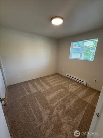 $1,950 | 1017 Ttereve Drive, Unit 3, Everett, WA 98203