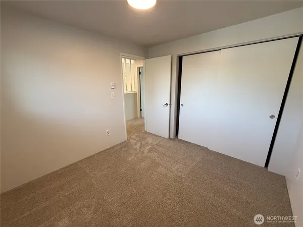 $1,950 | 1017 Ttereve Drive, Unit 3, Everett, WA 98203