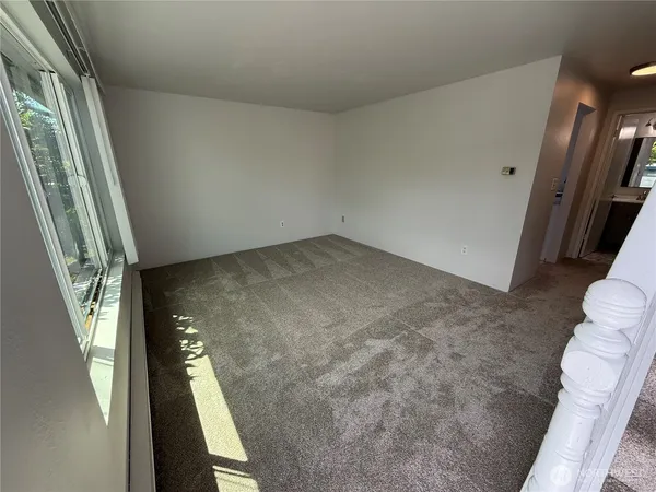 $1,950 | 1017 Ttereve Drive, Unit 3, Everett, WA 98203
