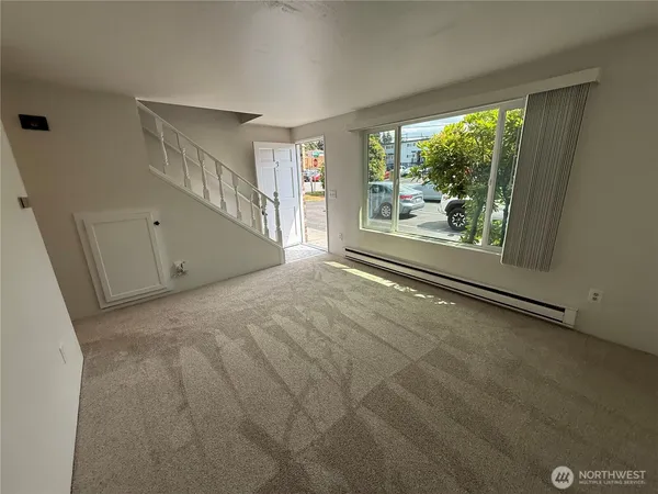 $1,950 | 1017 Ttereve Drive, Unit 3, Everett, WA 98203