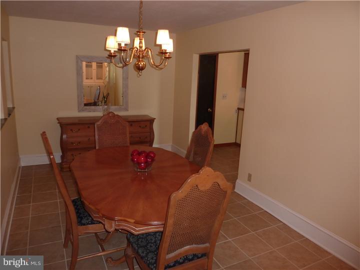 4 Andrea Road Newark, DE 19702 - Photo 8 of 25 Dining Room