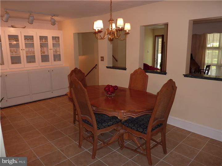 4 Andrea Road Newark, DE 19702 - Photo 9 of 25 Dining Room