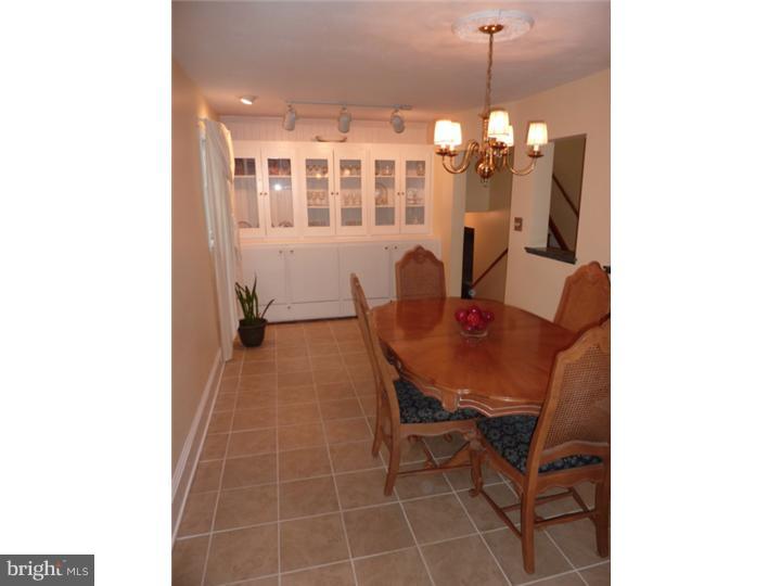 4 Andrea Road Newark, DE 19702 - Photo 10 of 25 Dining Room