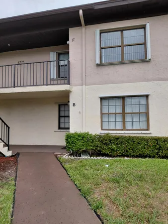 $2,000 | 4225 South 57th Avenue, Unit B, Greenacres, FL 33463