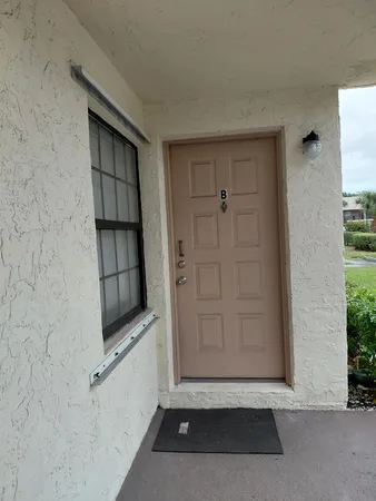 $2,000 | 4225 South 57th Avenue, Unit B, Greenacres, FL 33463