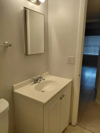 $2,000 | 4225 South 57th Avenue, Unit B, Greenacres, FL 33463