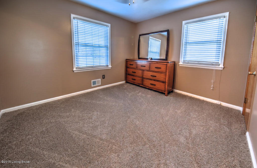 3420 Sumac Road Louisville, KY 40216 - Photo 14 of 22 Large guest bedroom