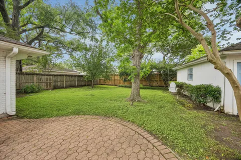 $595,000 | 7623 Meadowvale Drive, Houston, TX 77063