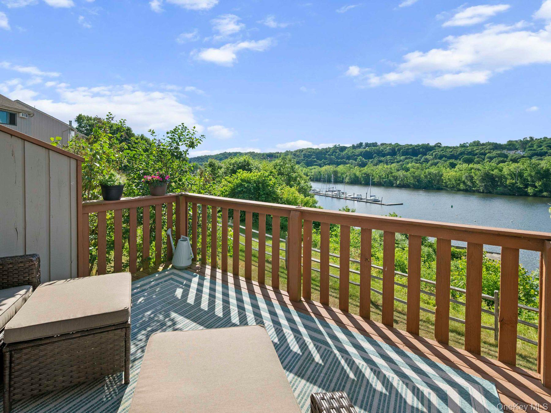 17 Rondout Harbor Port Ewen, NY 12466 - Photo 5 of 36