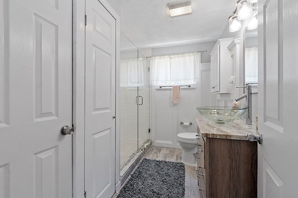 57 Shirley Road Shrewsbury, MA 01545 - Photo 9 of 40 Gallery Image 9