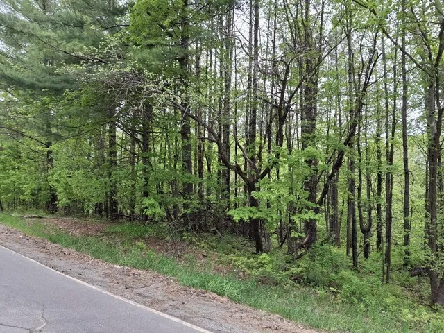 $18,900 | 56 School Street, New Portland, ME 04961