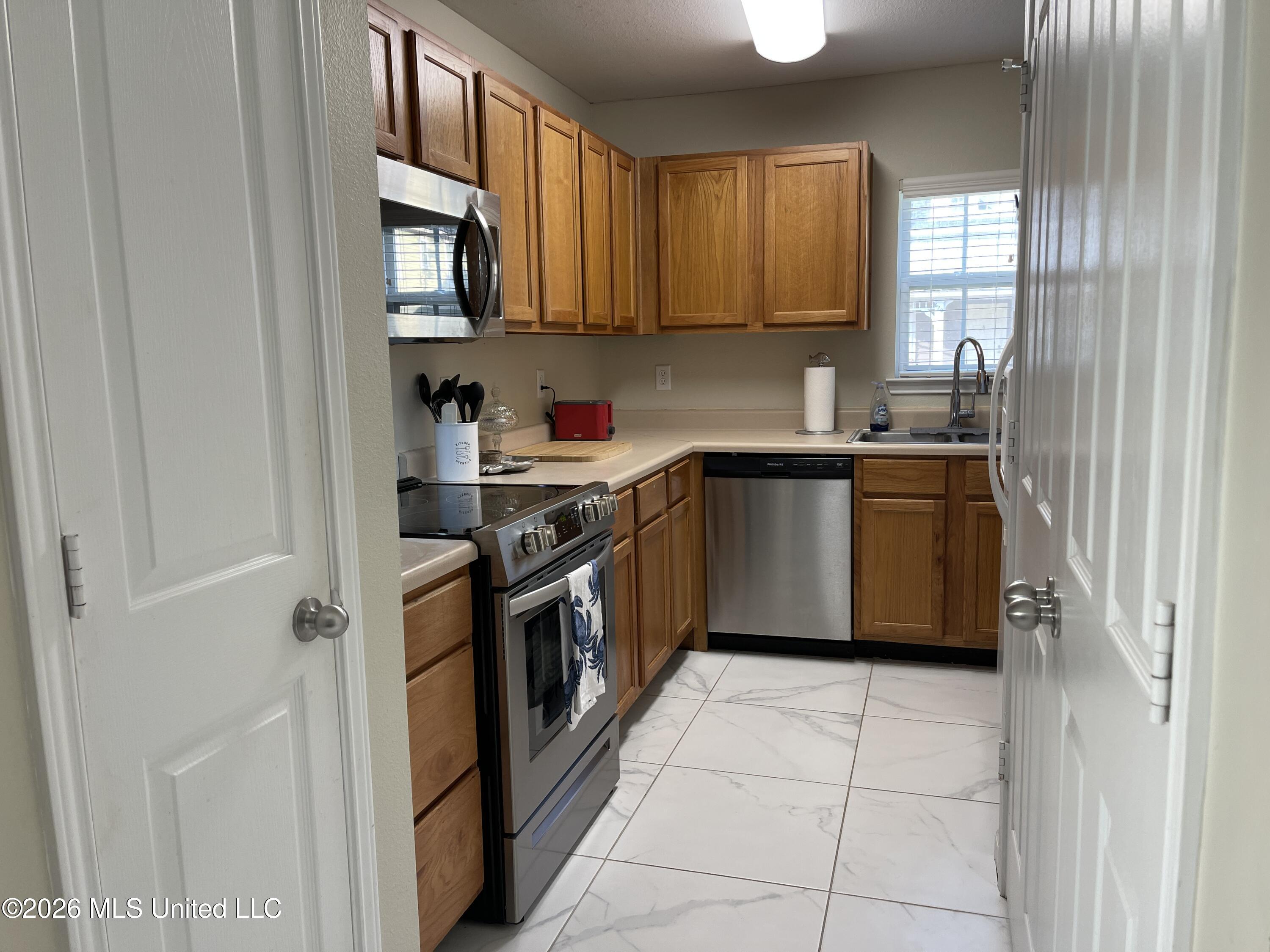 441 Hope Street Biloxi, MS 39530 - Photo 11 of 28 IMG_8748