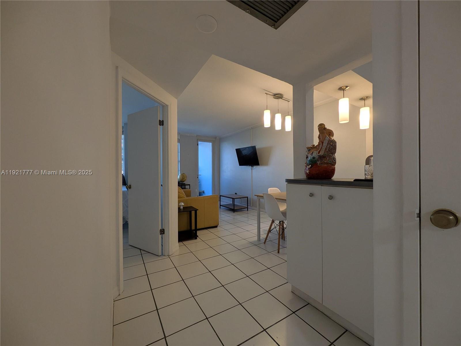 100 Lincoln Road, Unit 904 Miami Beach, FL 33139 - Photo 12 of 19