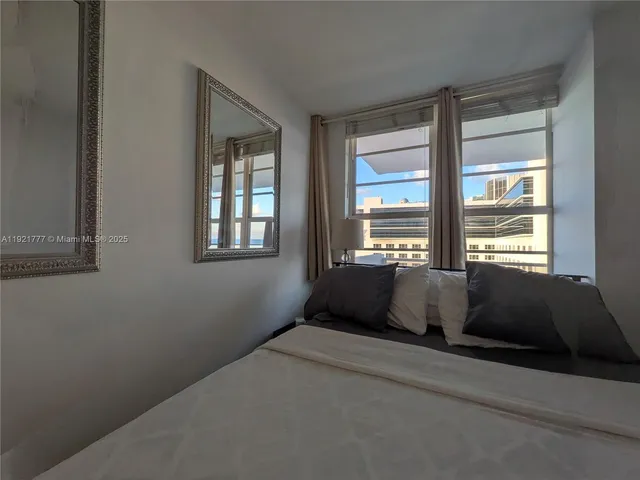 $389,000 | 100 Lincoln Road, Unit 904, Miami Beach, FL 33139