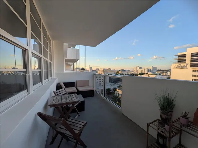 $389,000 | 100 Lincoln Road, Unit 904, Miami Beach, FL 33139