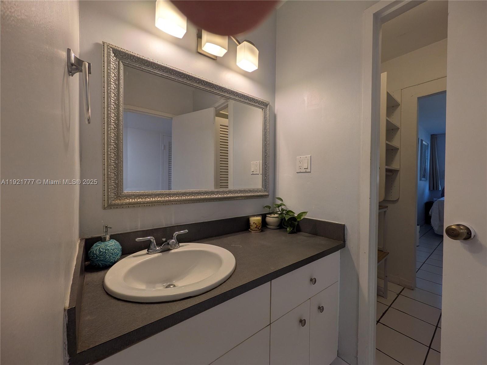 100 Lincoln Road, Unit 904 Miami Beach, FL 33139 - Photo 10 of 19