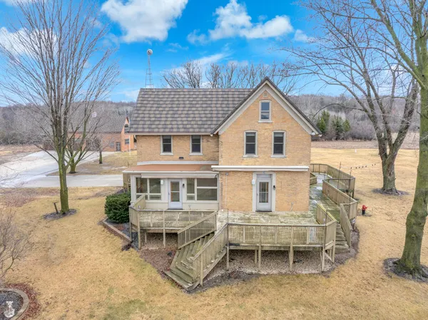 $810,000 | 8210 Kettle View Drive, Kewaskum, WI 53040