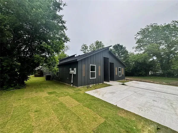$379,000 | 2910 Bourland Street, Greenville, TX 75401