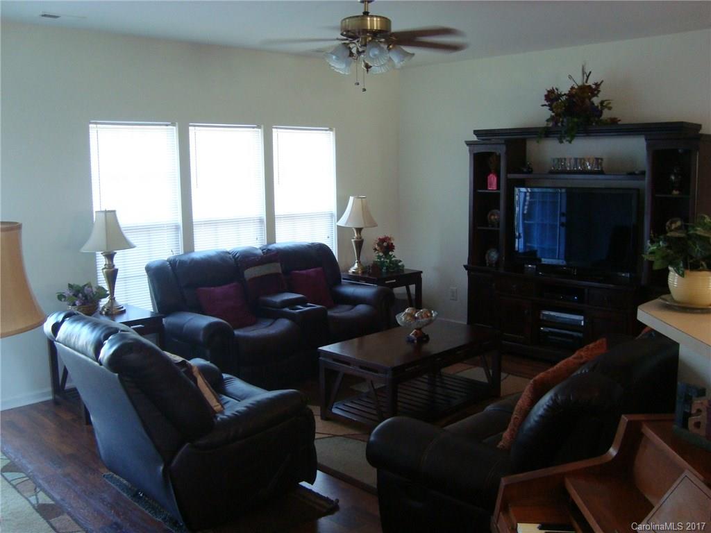 5045 Prosperity Ridge Road Charlotte, NC 28269 - Photo 4 of 24 Gallery Image 4
