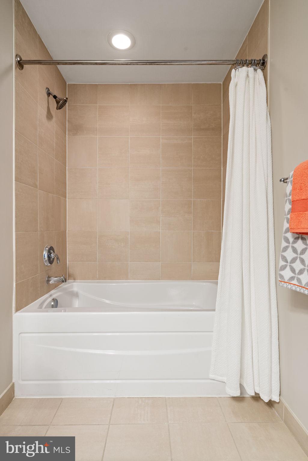 11990 Market Street, Unit 1311 Reston, VA 20190 - Photo 53 of 59 Bathroom #2