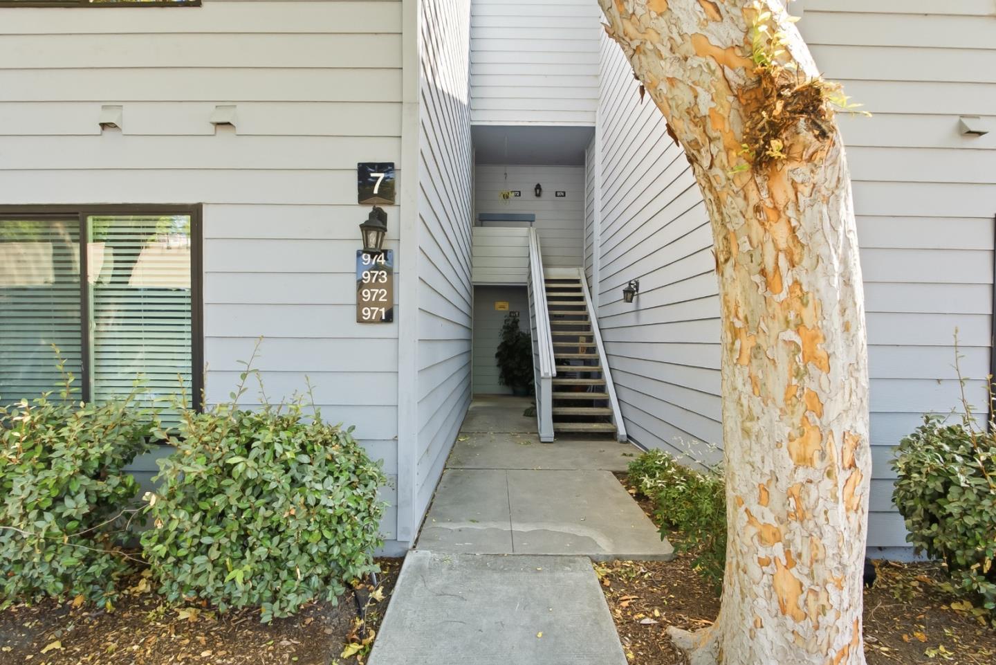 905 West Middlefield Road, Unit 972 Mountain View, CA 94043 - Photo 30 of 32