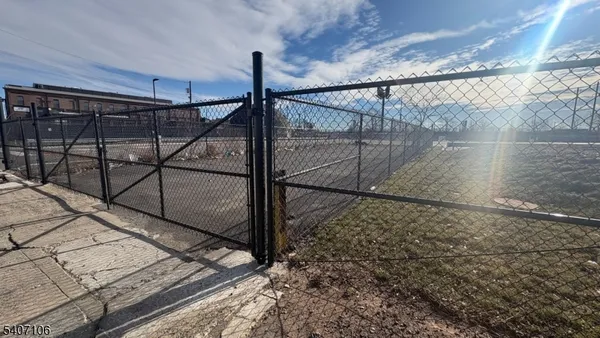 a view of a yard