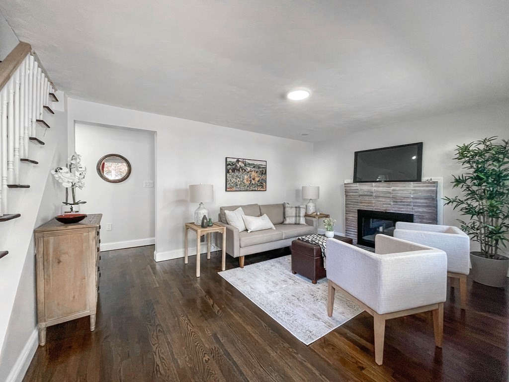 174 Den Quarry Road Lynn, MA 01904 - Photo 4 of 42 Gallery Image 4