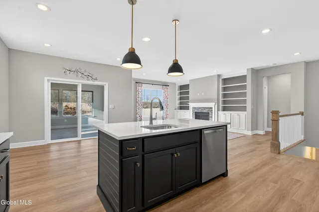 $529,900 | 1 B Cloverleaf Court, East Greenbush, NY 12144