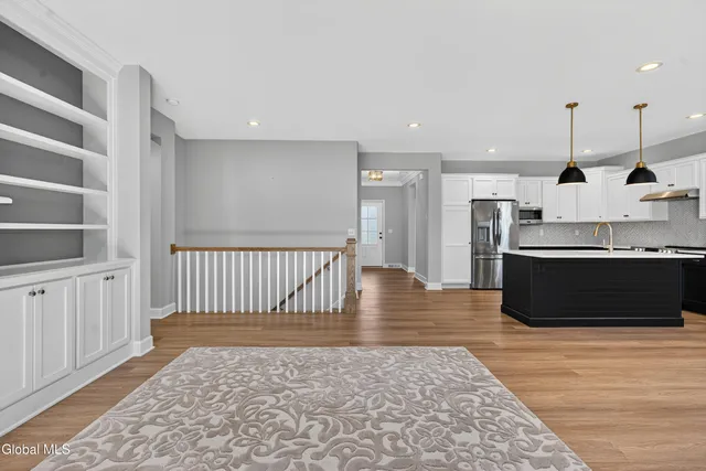 $529,900 | 1 B Cloverleaf Court, East Greenbush, NY 12144