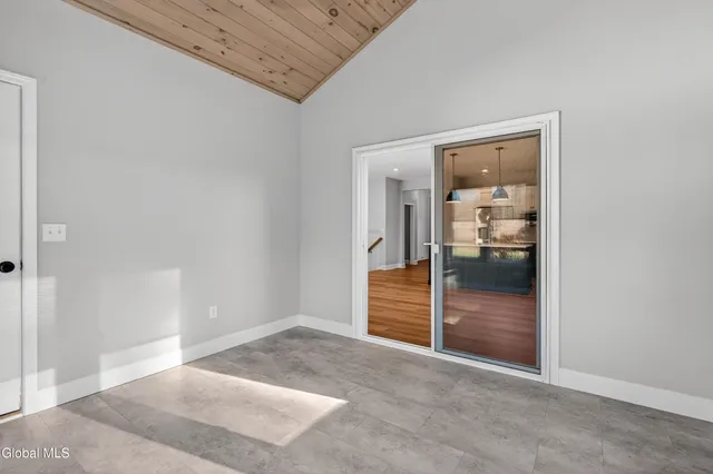 $529,900 | 1 B Cloverleaf Court, East Greenbush, NY 12144