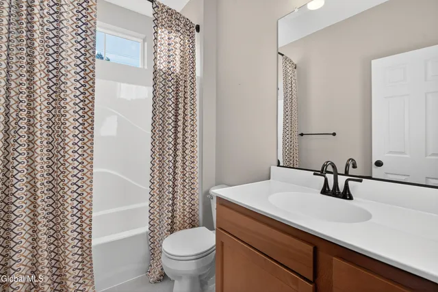 $529,900 | 1 B Cloverleaf Court, East Greenbush, NY 12144