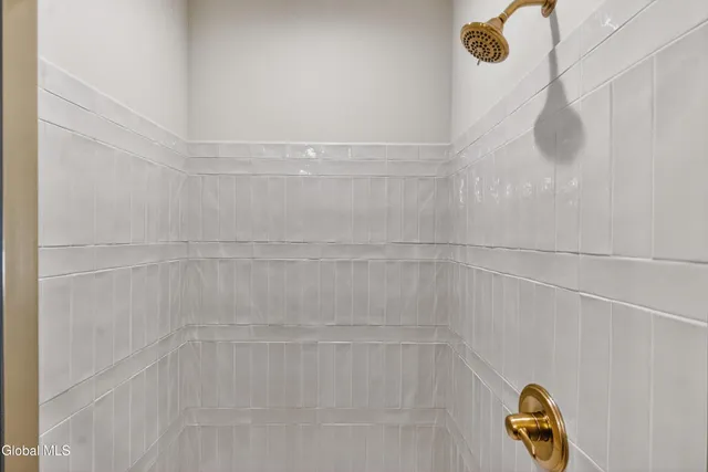 $529,900 | 1 B Cloverleaf Court, East Greenbush, NY 12144