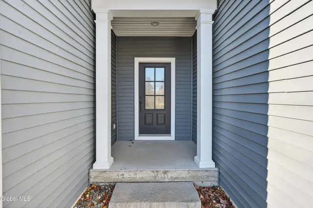 $529,900 | 1 B Cloverleaf Court, East Greenbush, NY 12144